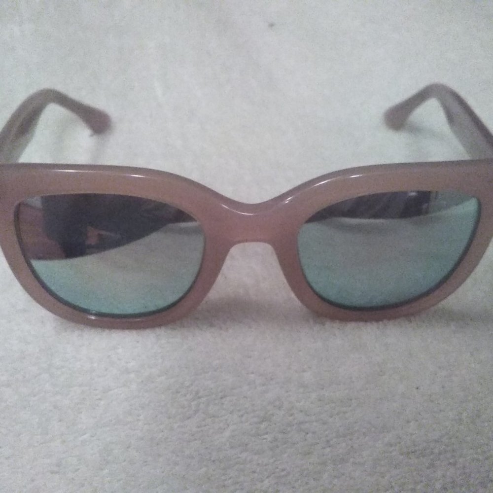 Isaac Mizrahi New York Styling IM 30214 Sunglasses